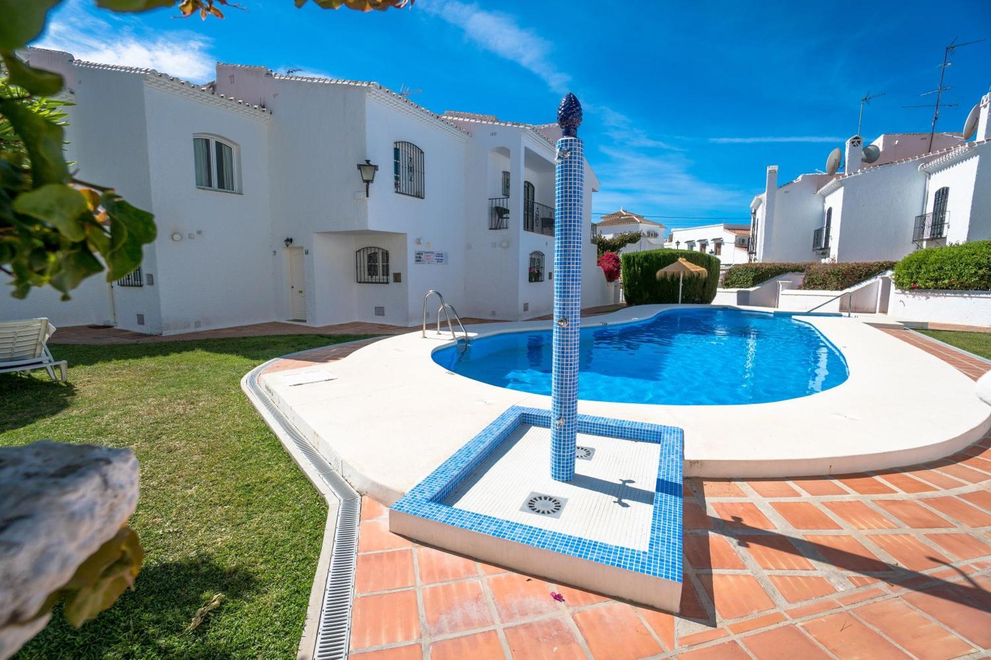 Los Pinos 19 Menyber Nerja Buitenkant foto